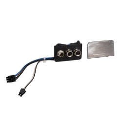 Slika Umetak 2 ženska M8 konektora za 2 I/O signala + 1 muški M8 za bezbednosni STO Schneider