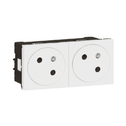 Slika Utičnica 2x2P+E francuski standard 45° bela PM Legrand